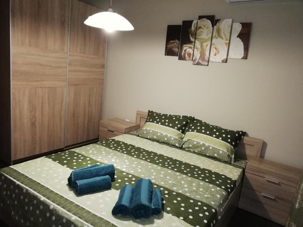 Sunshine Apartment Varna Esterno foto